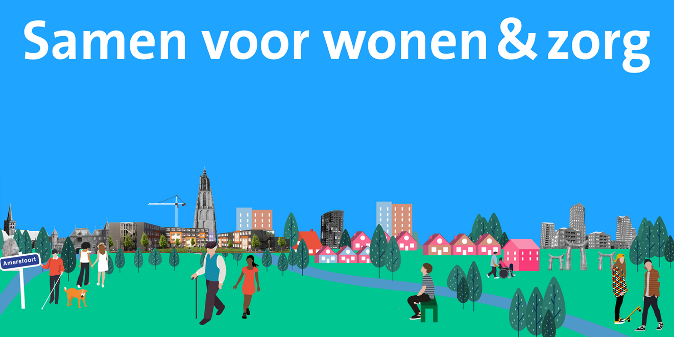 mensen wandelen door park met stad Amersfoort op achtergrond. Tekst: Samen voor wonen & zorg